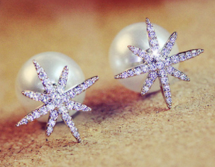 Aretes de doble cara con perlas de nieve y circonitas